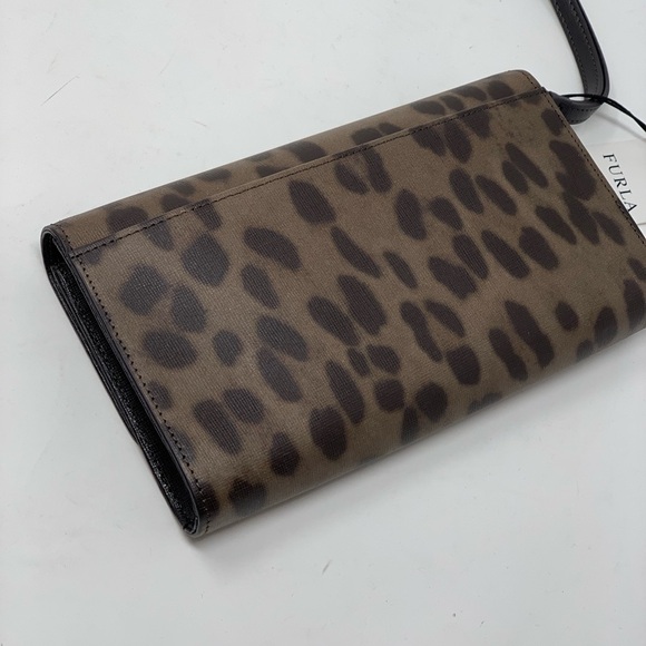 FURLA leather Babylon wristlet clutch Toni color